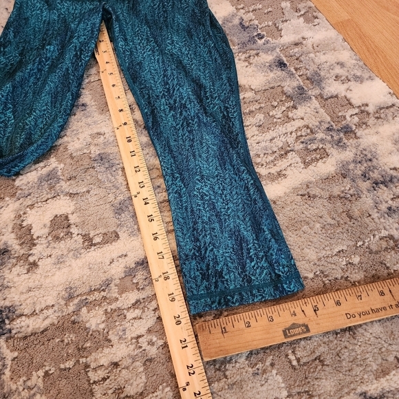 Patagonia cropped teal forest leggings. - Picture 14 of 16